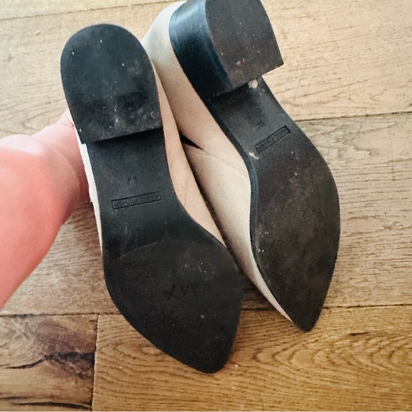 MARC FISHER tan suede leather pointy toe Chelsea bootie womens 9 - Picture 8 of 9